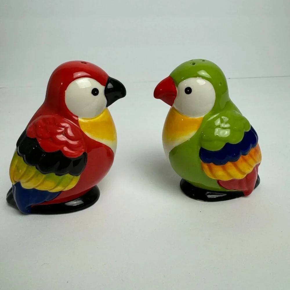 Pier 1 Pier One Parrot Salt & Pepper Shakers Set